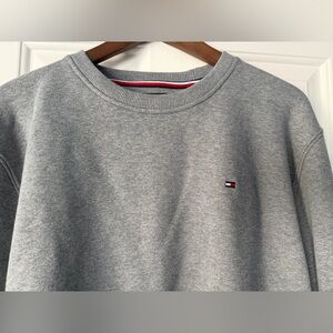Tommy Hilfiger Men's Classic Gray Crewneck Sweater
